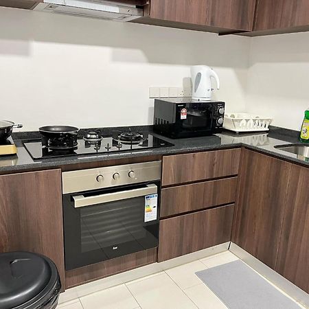 The Landmark Comfort Relax Spacious Sea View By Iz Tanjung Tokong Esterno foto