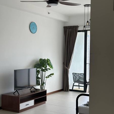 The Landmark Comfort Relax Spacious Sea View By Iz Tanjung Tokong Esterno foto
